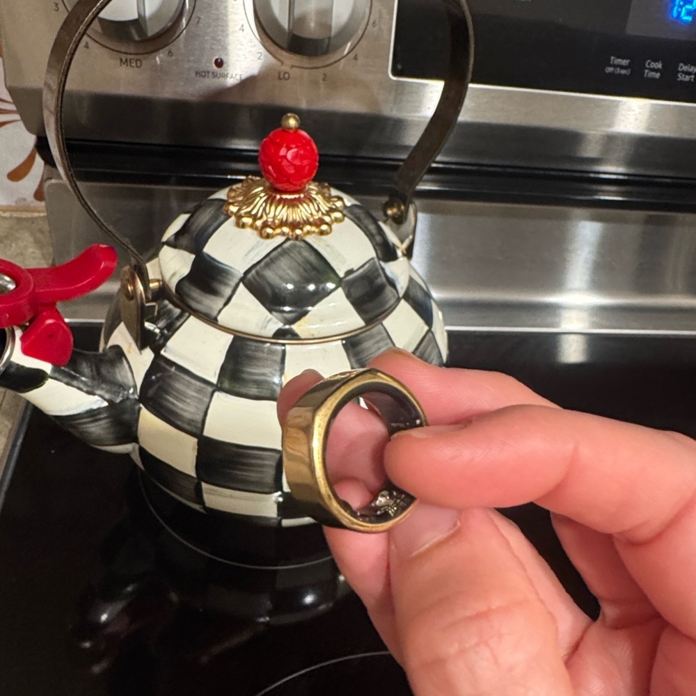 Oura Gen3 Gold Ring - zero issues, NO charger